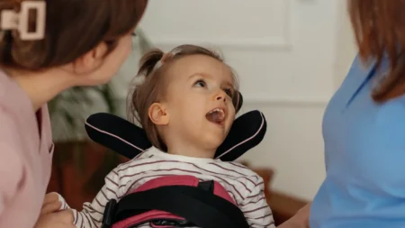 Klucz do funkcjonalności: Praktyczne warsztaty pozycjonowania, pionizacji i doboru sprzętu u dzieci z wyzwaniami neurologicznymi.